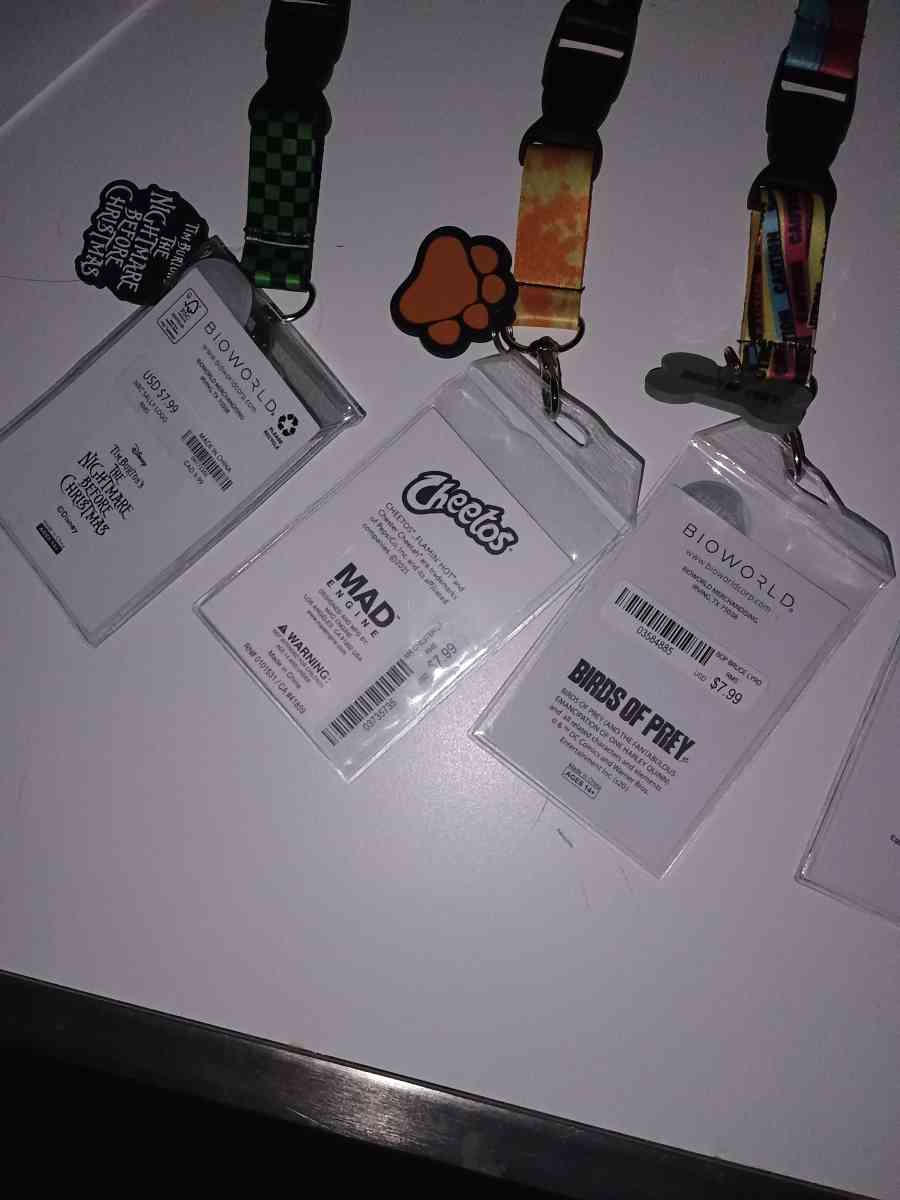 brand new graphic key chains - Terre Haute, Indiana - FleaMarketBay