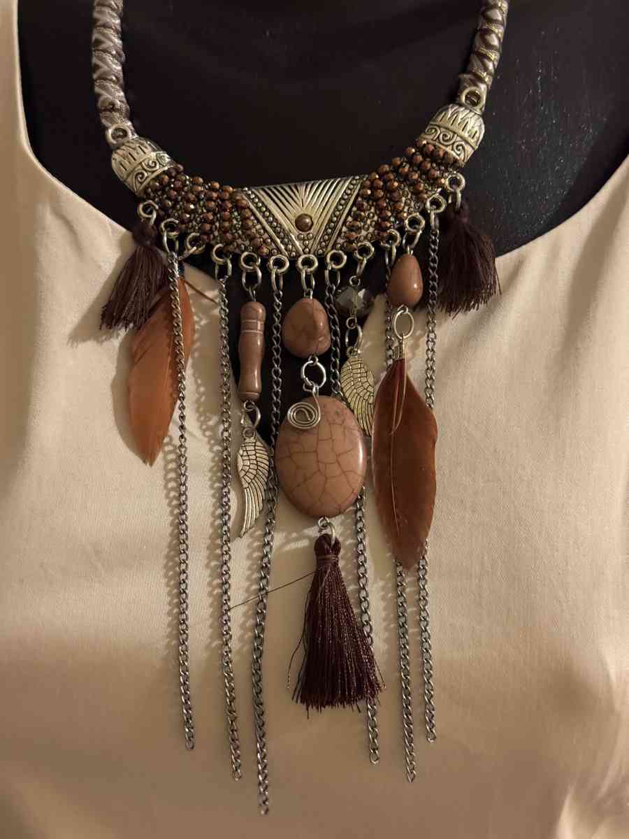 2037ITT Bohemian Style Necklace With Multilayers And Feather - Gallatin, Tennessee - FleaMarketBay