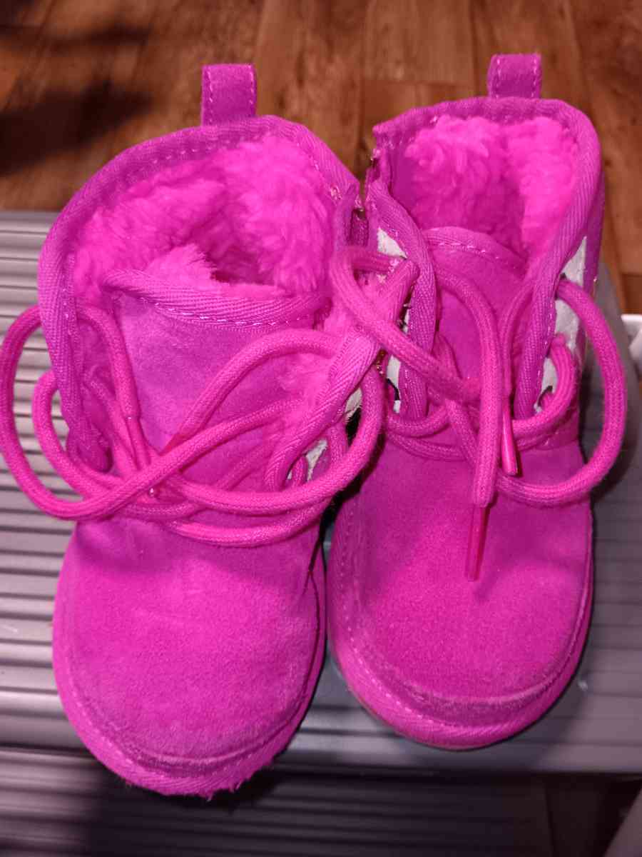 Child Pink Uggs Boots - Aberdeen, North Carolina - FleaMarketBay