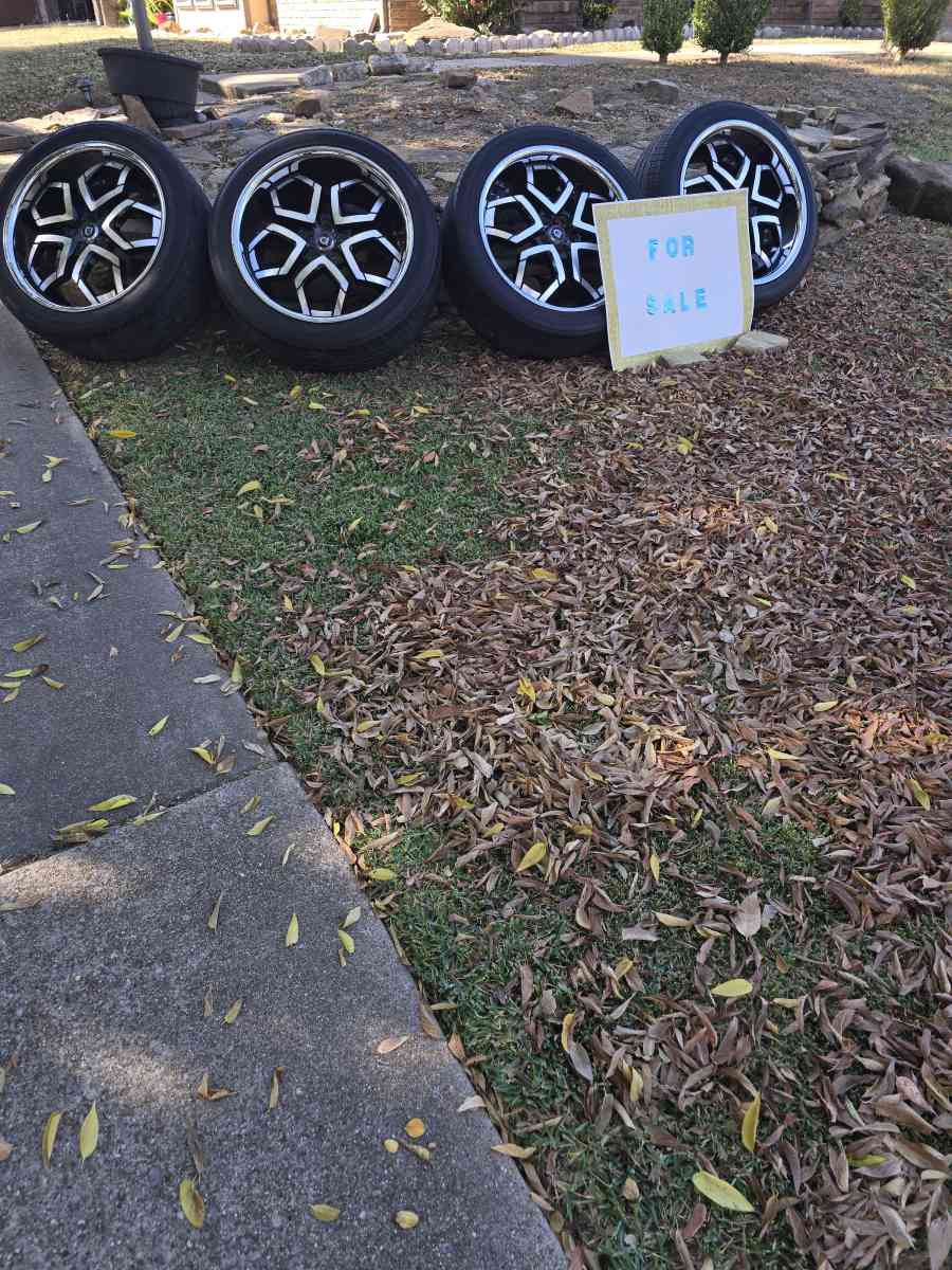 22 inch rims with tires - Grand Saline, Texas - FleaMarketBay