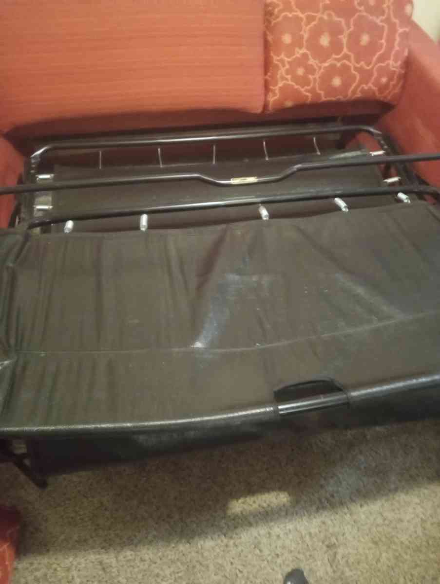 futon foldout couch - Gulfport, Mississippi - FleaMarketBay