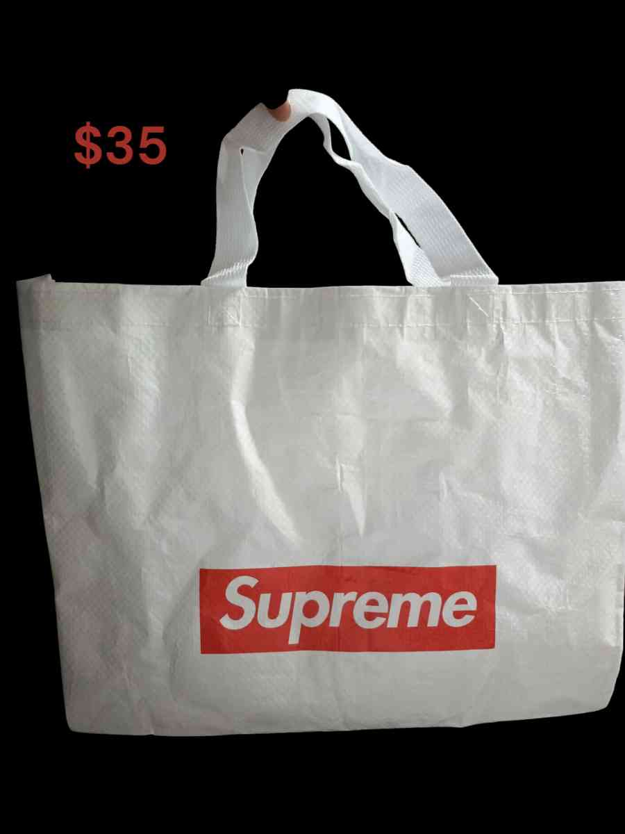 supreme handbag - Terre Haute, Indiana - FleaMarketBay