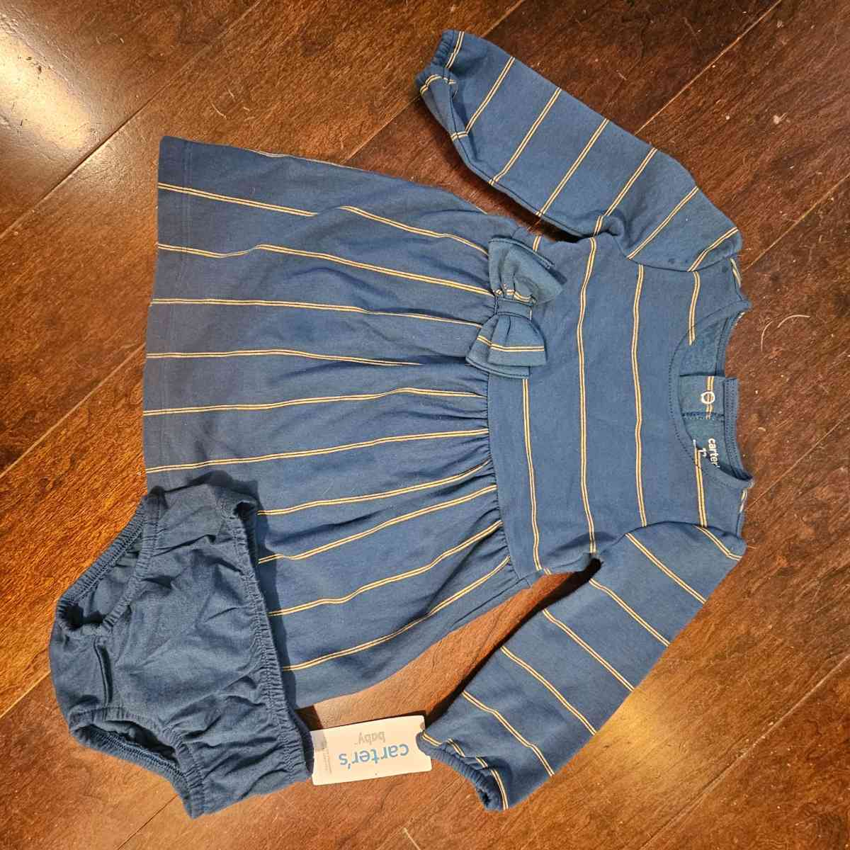 Carters baby girl dress size 12M - Indianapolis, Indiana