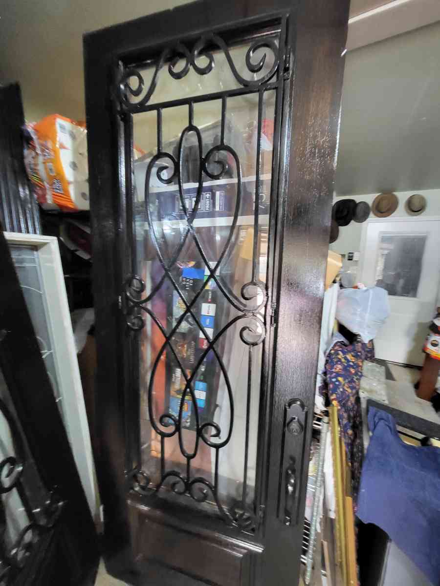 beautiful Mahogany Solid good front doble door 72x95 - Houston, Arkansas - FleaMarketBay