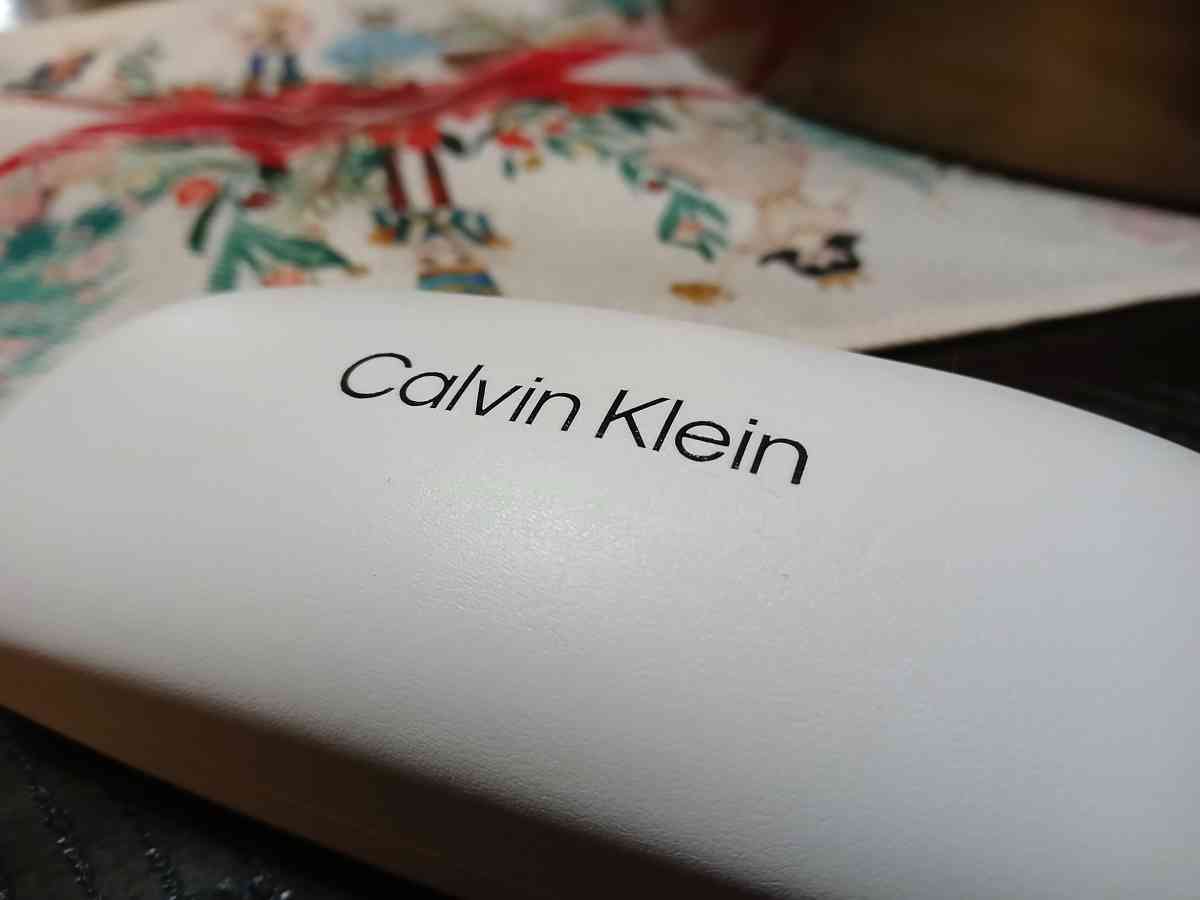 1 for 8 dollars or 2 for 12 dollars Calvin Klein cases - Indianapolis, Indiana - FleaMarketBay