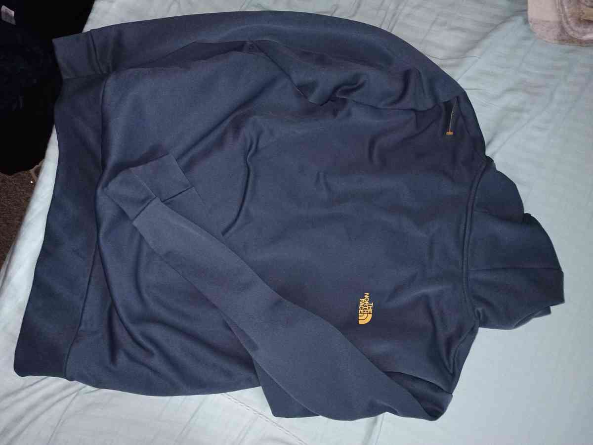 womans  hoodies and beanies and vests etc - Terre Haute, Indiana - FleaMarketBay