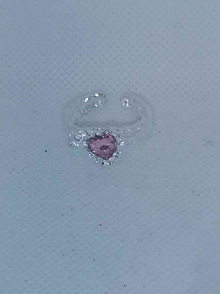Sparkling Heart Ring - Roanoke, Virginia - FleaMarketBay