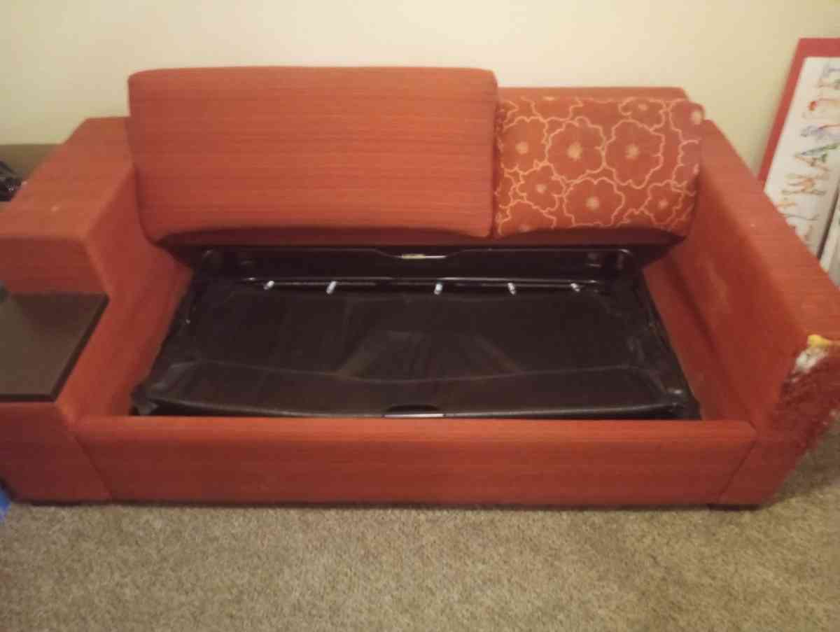 futon foldout couch - Gulfport, Mississippi - FleaMarketBay
