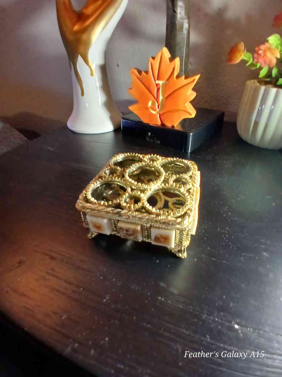 Vintage Florenza Lipstick Holder with Hand painted Tiles - Murfreesboro, Tennessee - FleaMarketBay