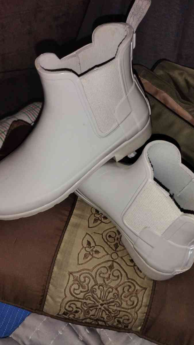Gunyero grey boots - Knoxville, Tennessee - FleaMarketBay