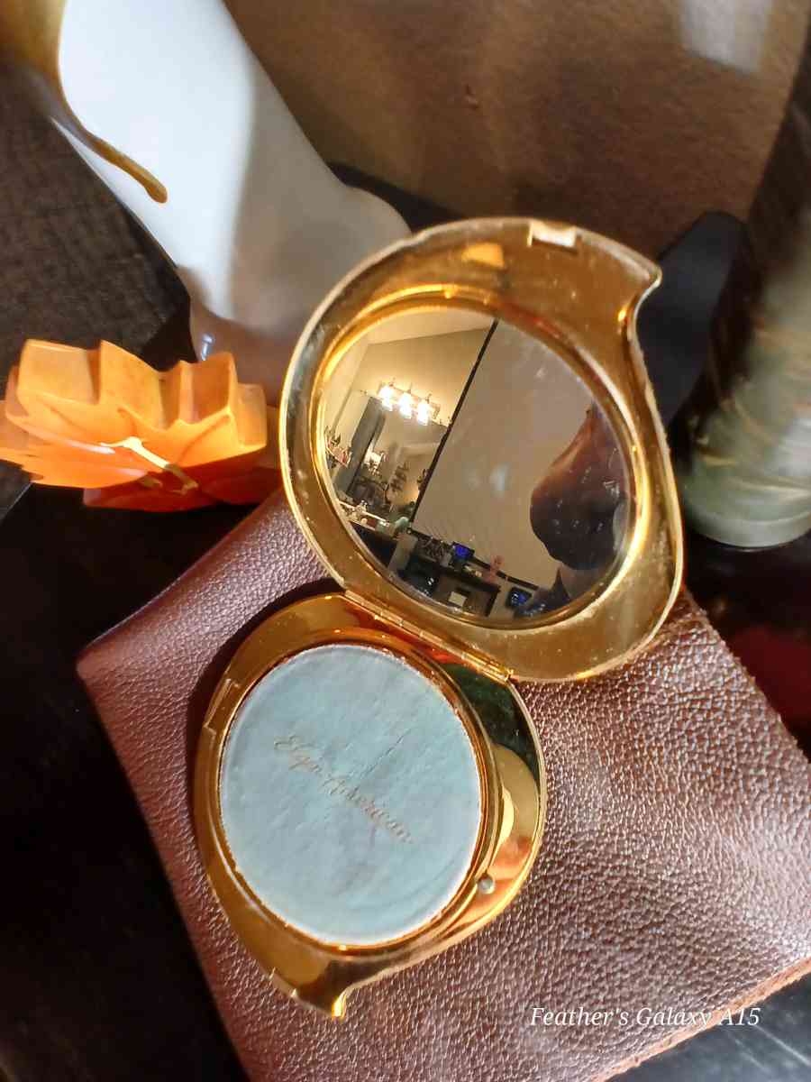 Vintage 1950s Elgin American Compact Gold Tone - Murfreesboro, Tennessee - FleaMarketBay
