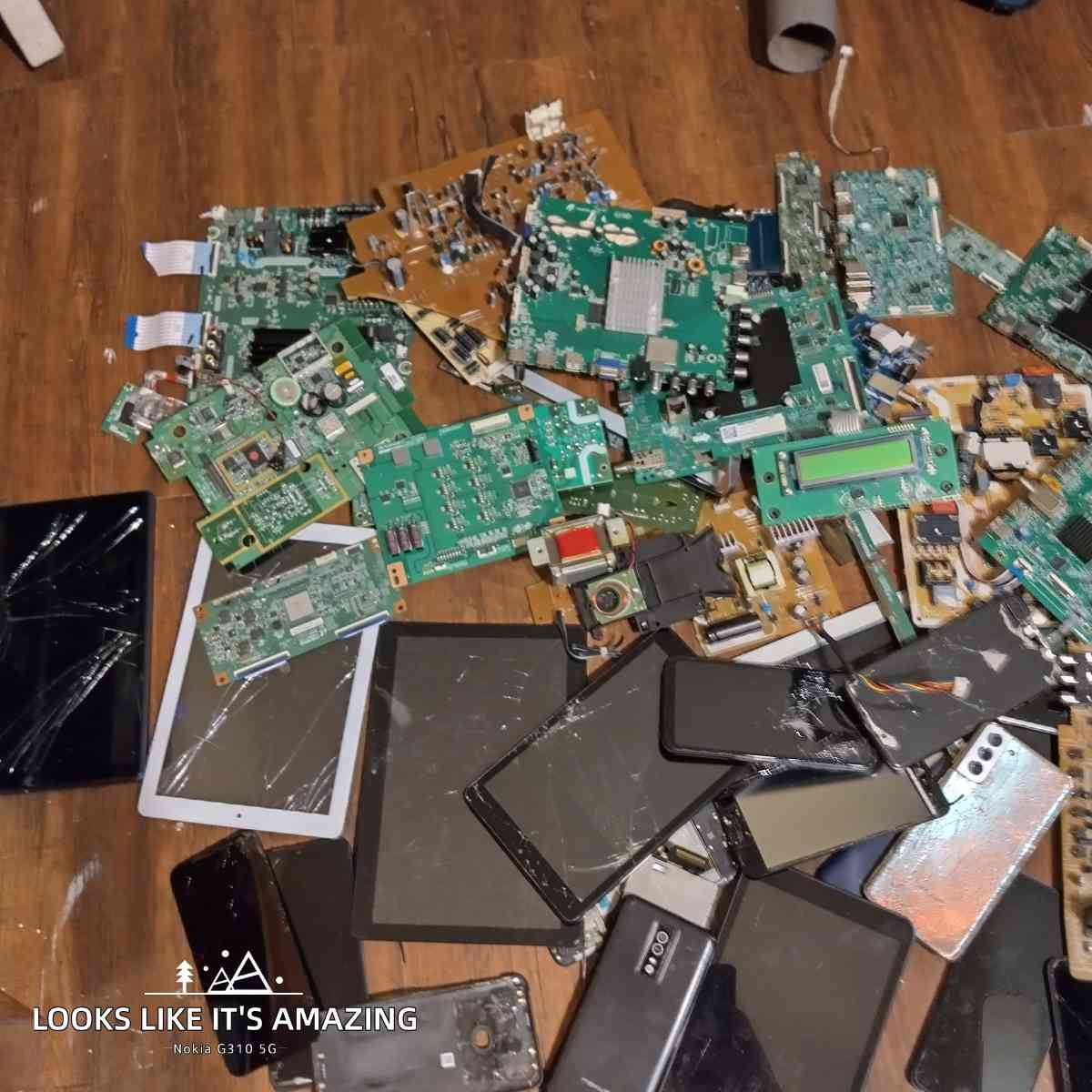 PRINTED CIRCUIT BOARDS AND CELL PHONES AND TABLETS - Houston, Texas - FleaMarketBay