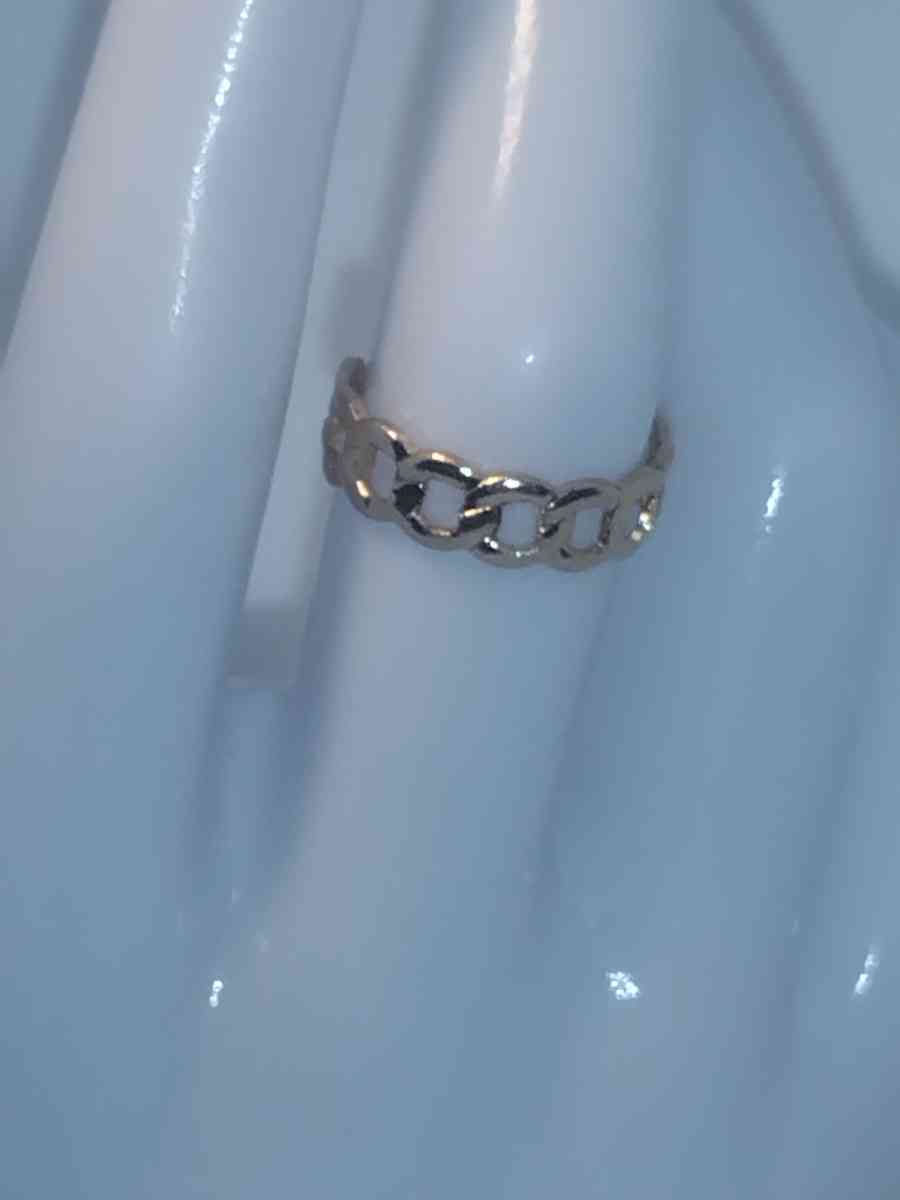 Open Chain Chic Rhinestone Ring - Roanoke, Virginia - FleaMarketBay