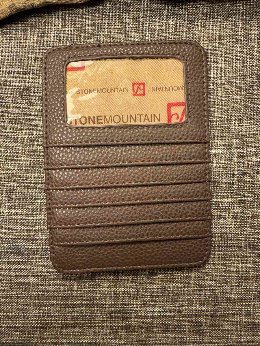 2038Stone Mountain Card Holder Brown Pebble Leather Embossed - Gallatin, Tennessee