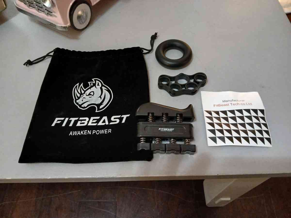 Fitbeast hand grip strengthener 3 piece kit