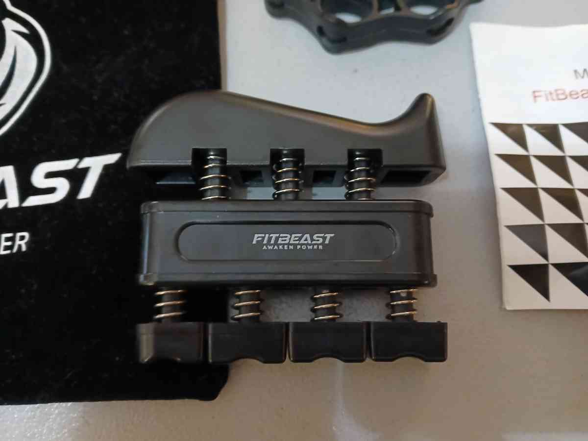 Fitbeast hand grip strengthener 3 piece kit - Indianapolis, Indiana - FleaMarketBay