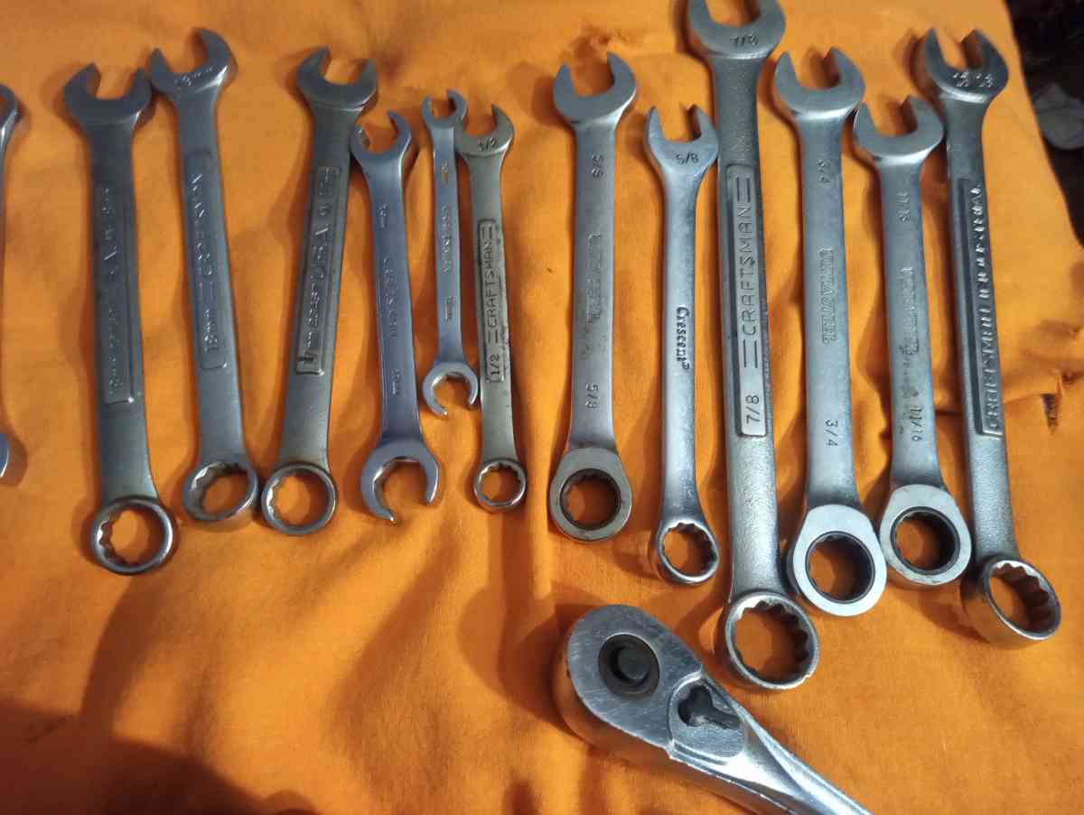 Set of Wrenches Craftsman and Socket Wrench Craft also - Heflin, Alabama - FleaMarketBay