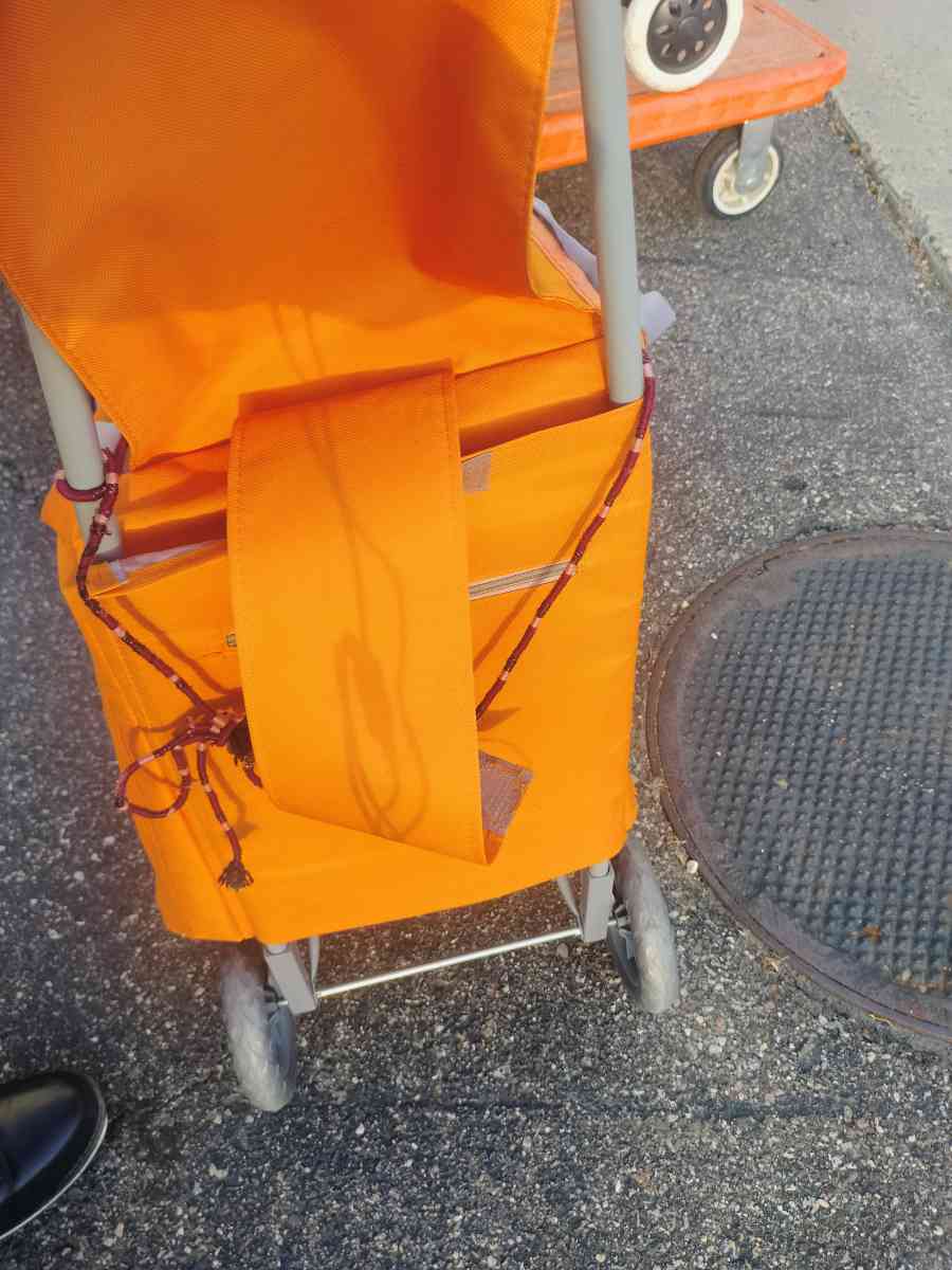 Portable MedLarge Capacity Light Wt Shopping Dolly Trolley - Farmingdale, New York - FleaMarketBay