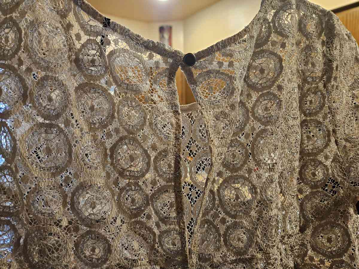 Akemi Kin Lace Top - Chicago, Illinois - FleaMarketBay