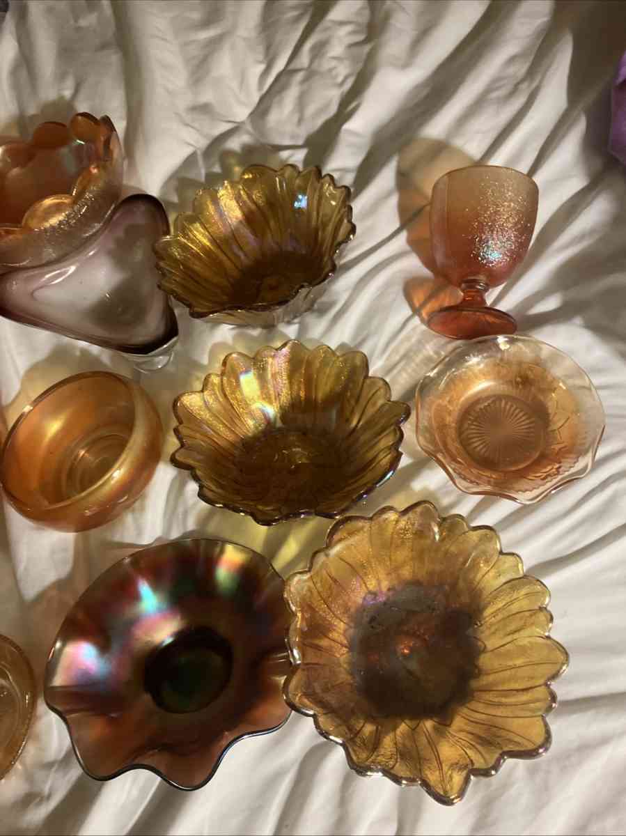 100 pieces of carnival glass Fenton and le smith 500 bucks - Kalamazoo, Michigan - FleaMarketBay