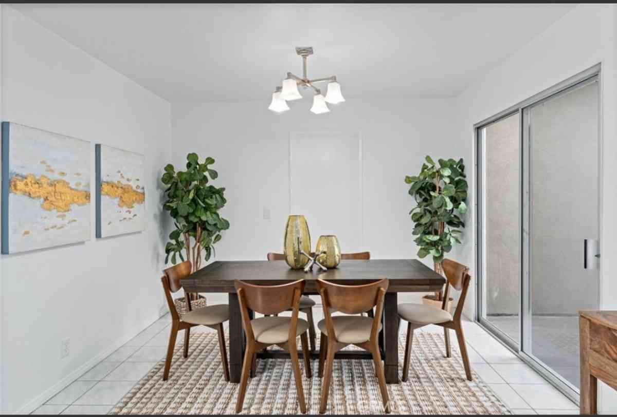 Single Family House for rent - Irvine, California - FleaMarketBay