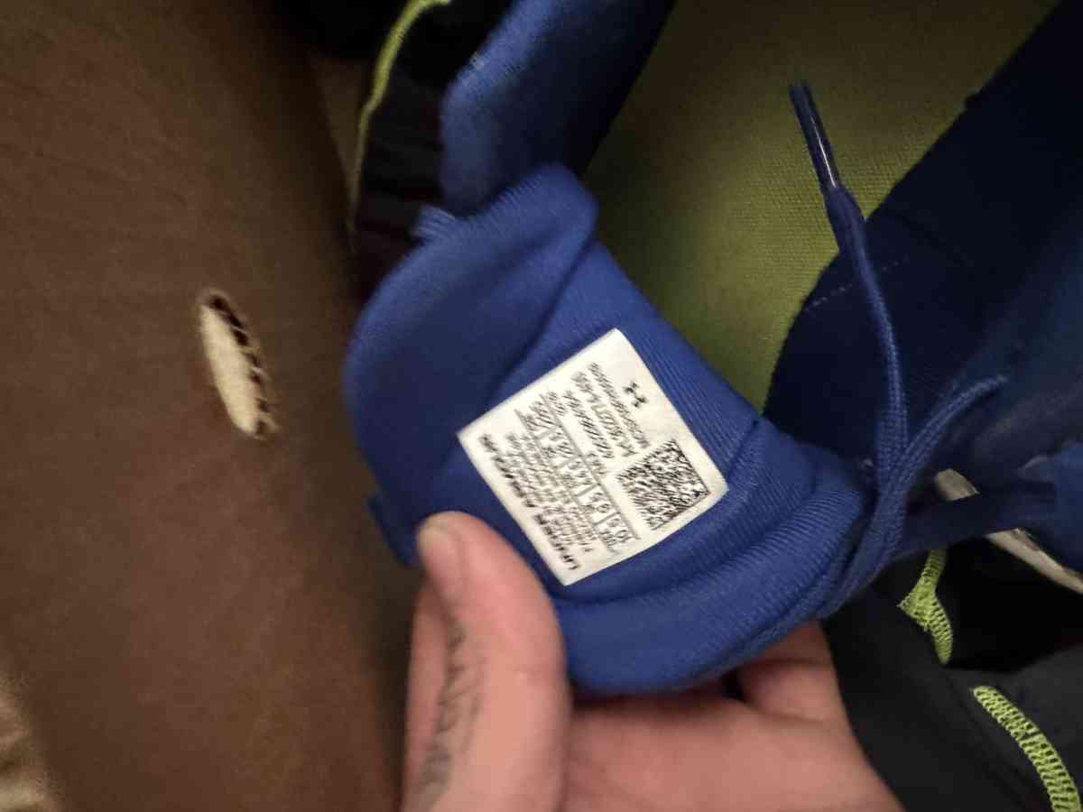 Cleats - Aguila, Arizona - FleaMarketBay