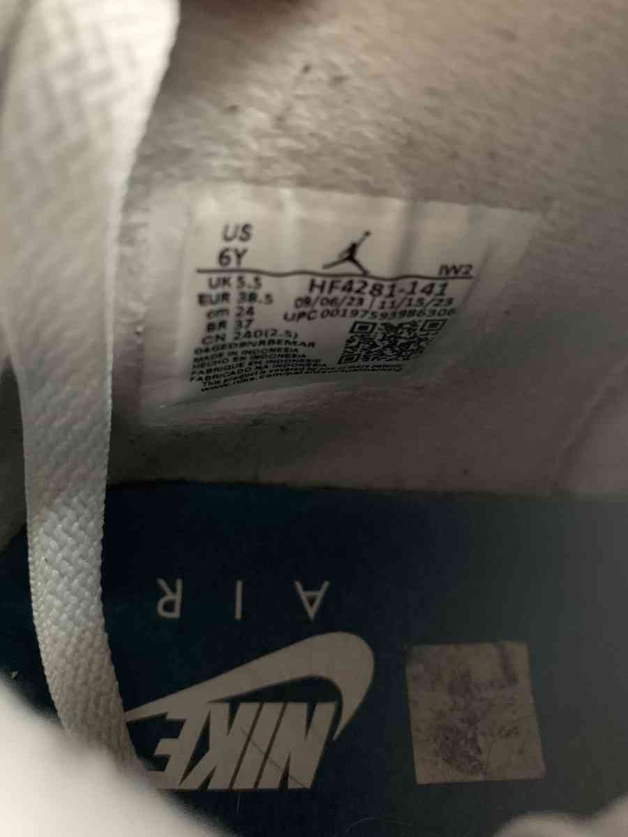 Jordan 4s - Belleville, Michigan - FleaMarketBay