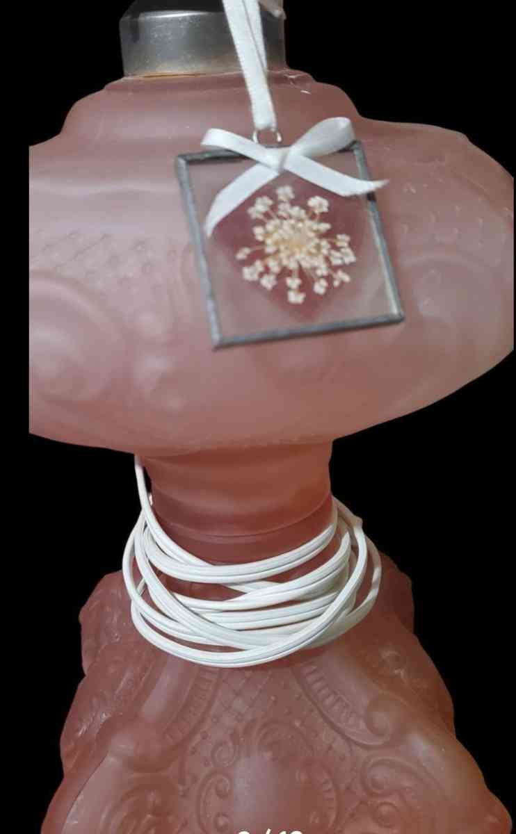 B  P PRINCESS FEATHER OIL LAMP COVERTED TO ELECTRIC - Kansas City, Missouri - FleaMarketBay