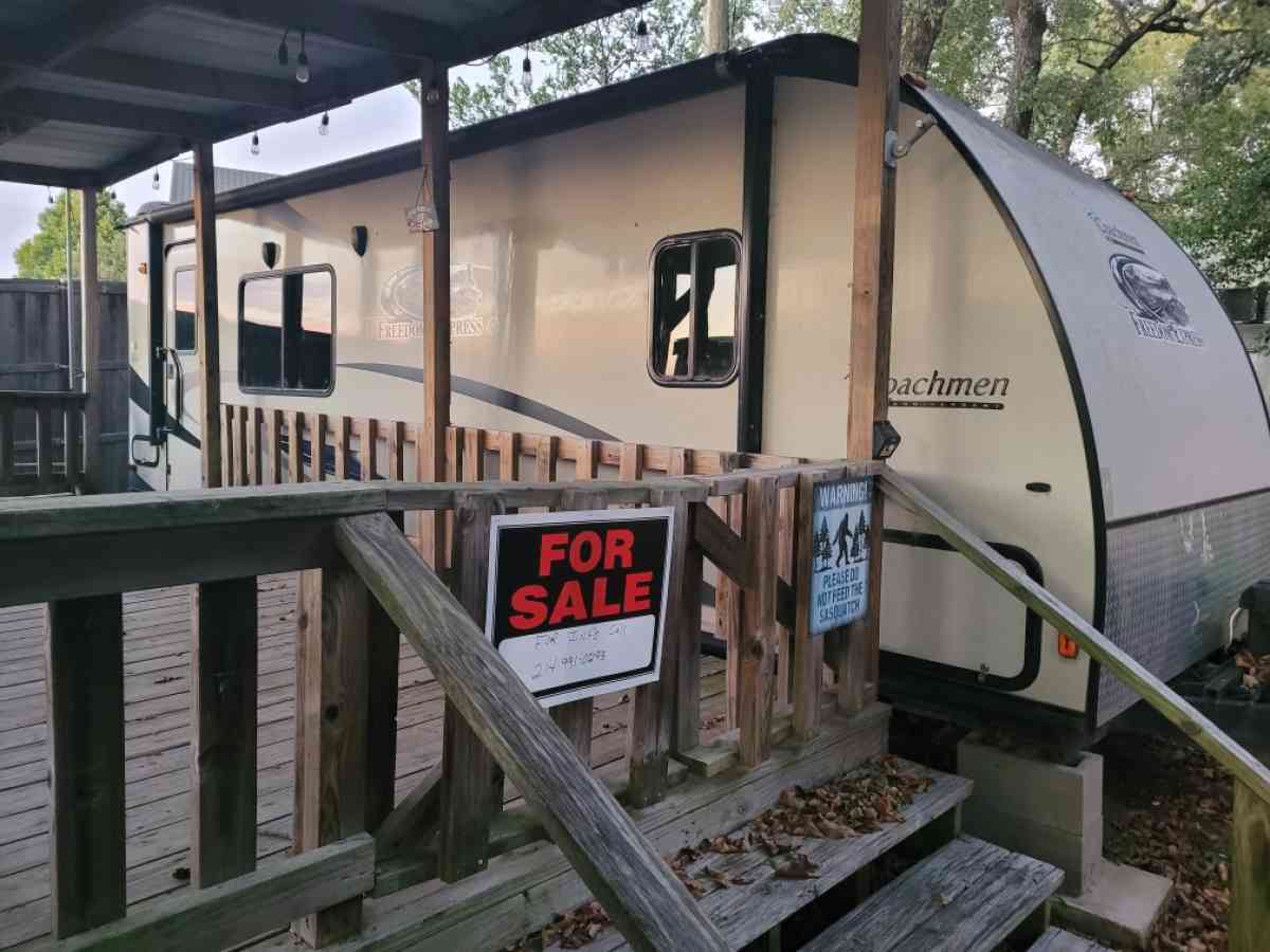 2014 Coachman Freedom Express 246rks RV - Eustace, Texas - FleaMarketBay