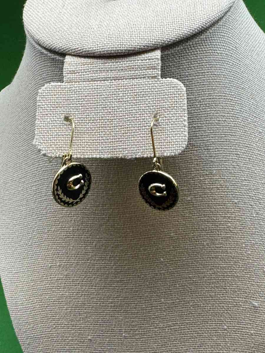 2043HCRA Beautiful Coach Classic Drop Ear Rings NWT In Origi - Gallatin, Tennessee - FleaMarketBay