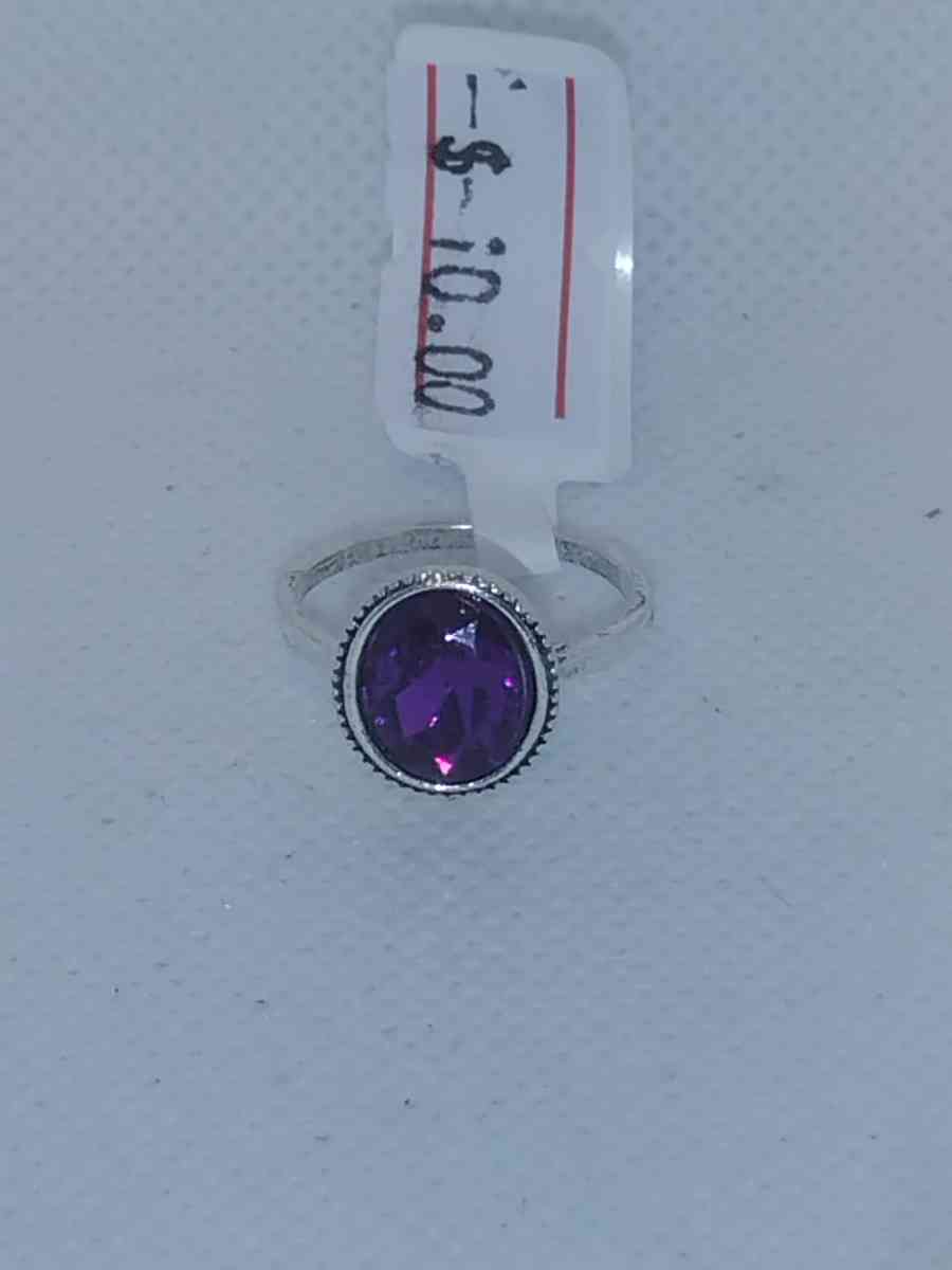 Purple Oval Cut Ring - Roanoke, Virginia - FleaMarketBay