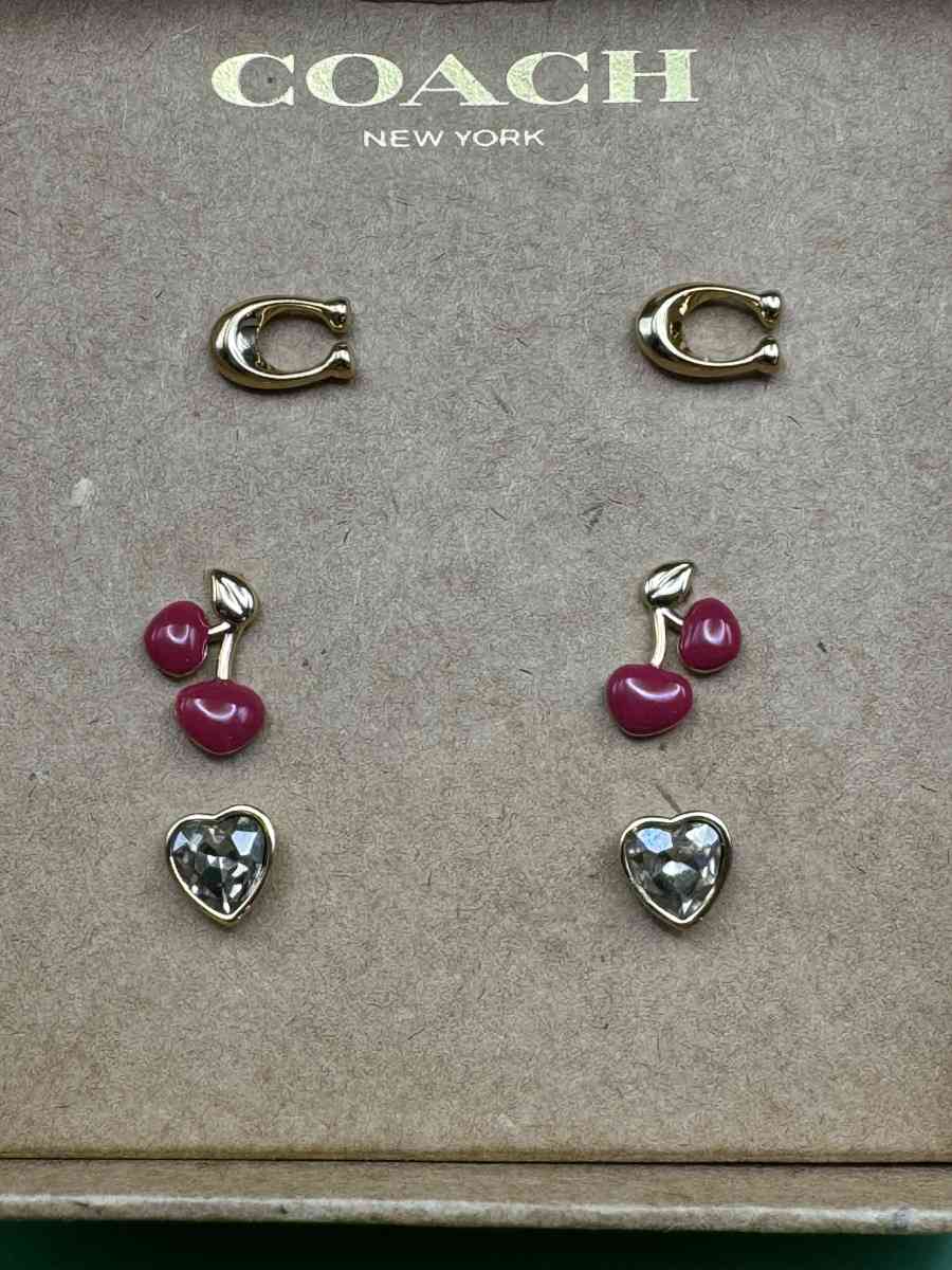 AHSHWomens Coach C Signature Cherry Heart Gift Set 3 Pairs S - Gallatin, Tennessee - FleaMarketBay