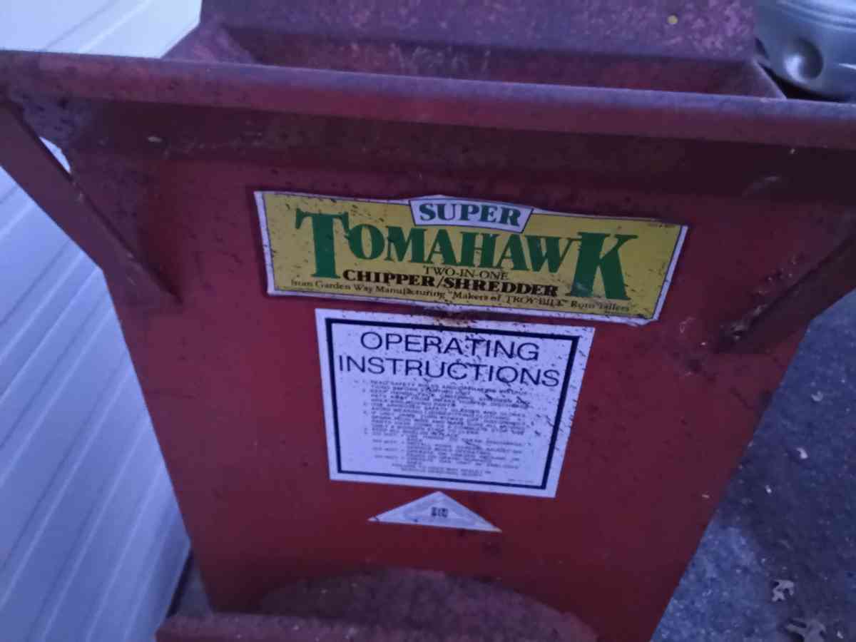 Nice Tomahawk Chipper and Shredder OEM Like New - Williamstown, New Jersey - FleaMarketBay