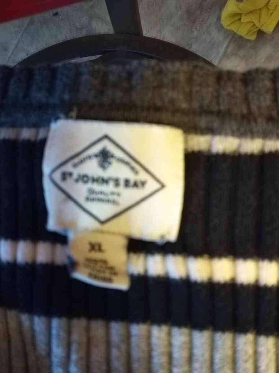 sweater - Augusta, Georgia - FleaMarketBay