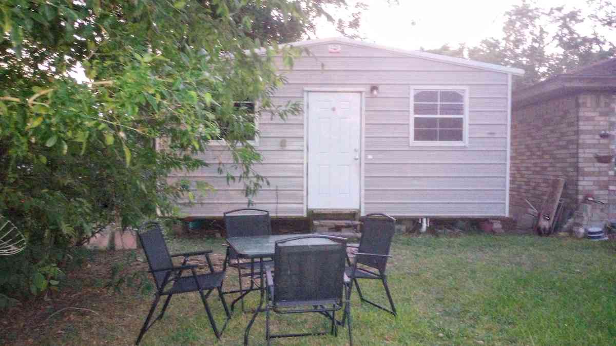 Tiny House For Rent - Blessing, Texas - FleaMarketBay