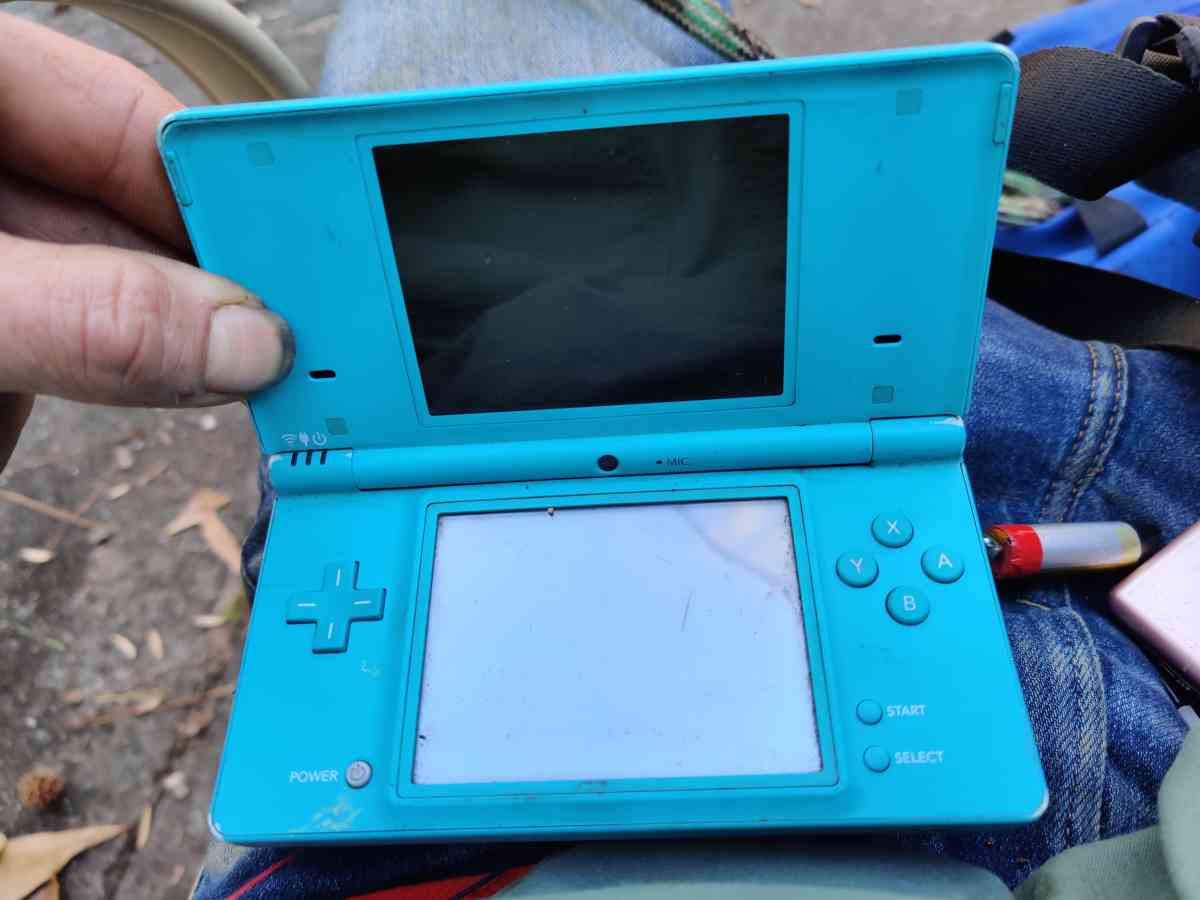 Nintendo dsi and 2 games - Acworth, Georgia - FleaMarketBay