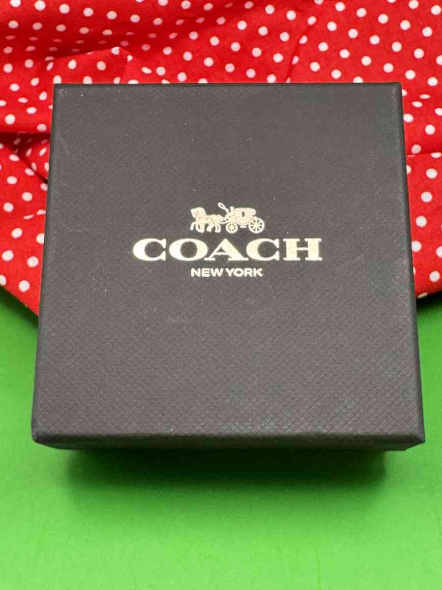 2043HCRA Beautiful Coach Classic Drop Ear Rings NWT In Origi - Gallatin, Tennessee - FleaMarketBay