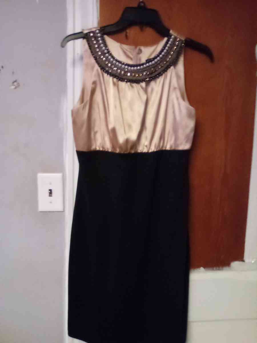 Short Evening Dress        Size 6 - Spartanburg, South Carolina