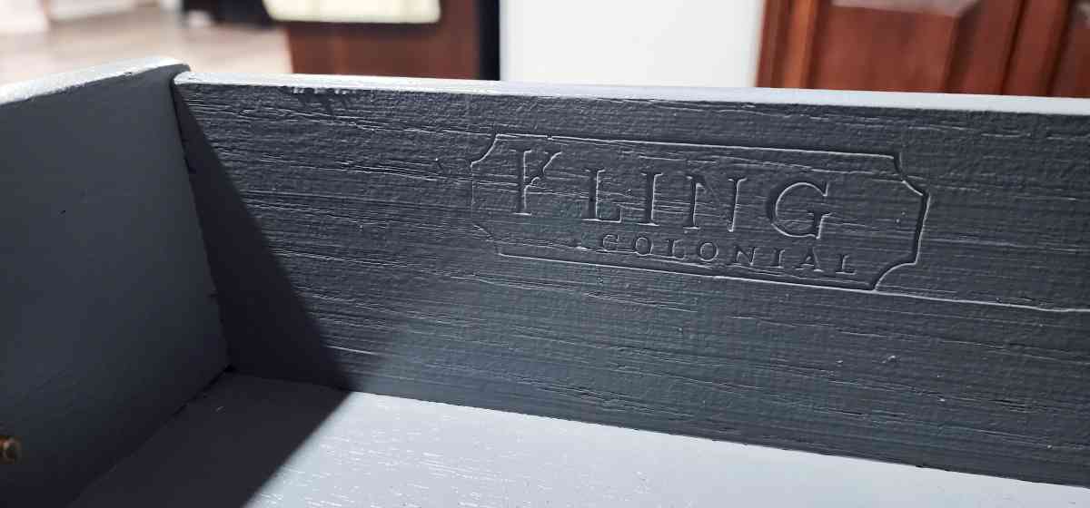 Kling Colonial 3 drawer solid wood dresser - Elkton, Maryland - FleaMarketBay