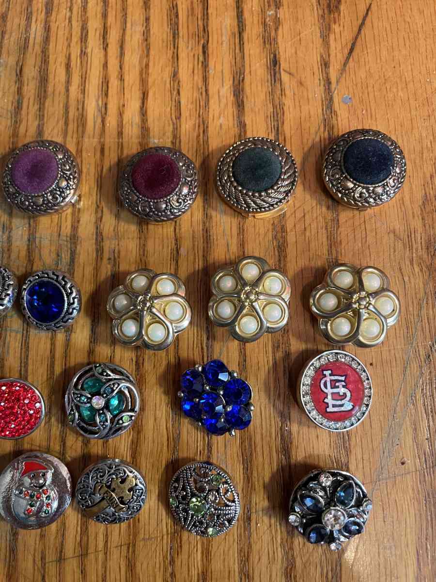 vintage button covers - Neosho, Missouri - FleaMarketBay