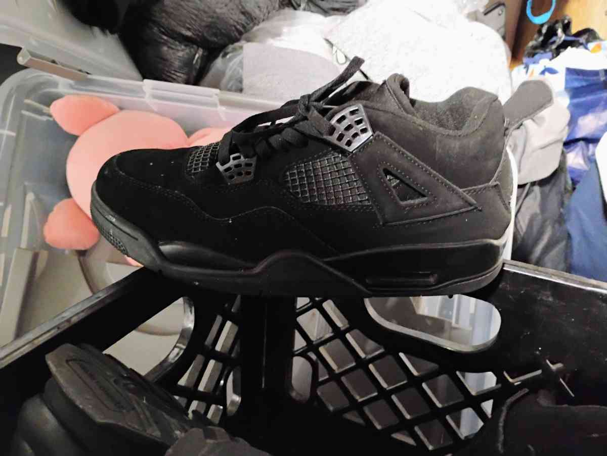 Jordan 4 retro - Fall River, Massachusetts - FleaMarketBay