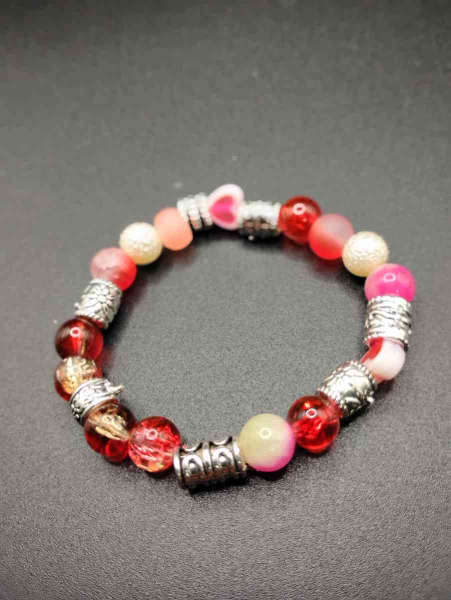 Boho Chic Stretchy Beaded Bracelets - Woodburn, Iowa - FleaMarketBay