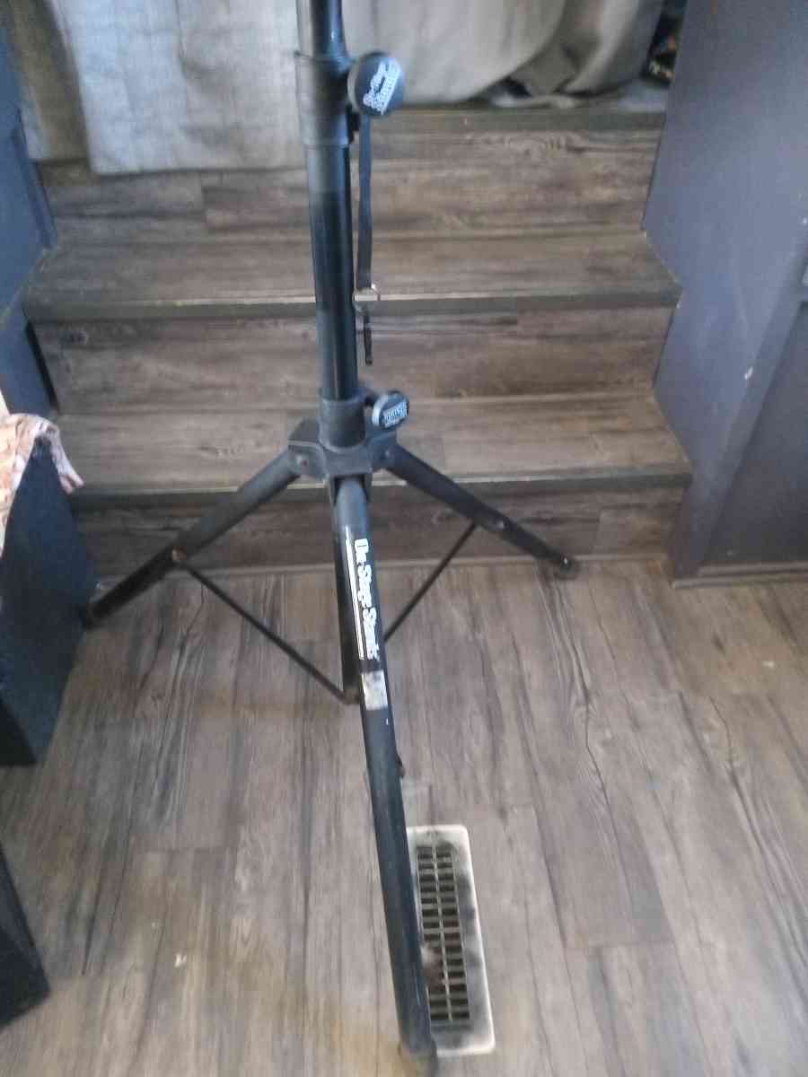 Anchor PA speaker with stand - Beaumont, California - FleaMarketBay