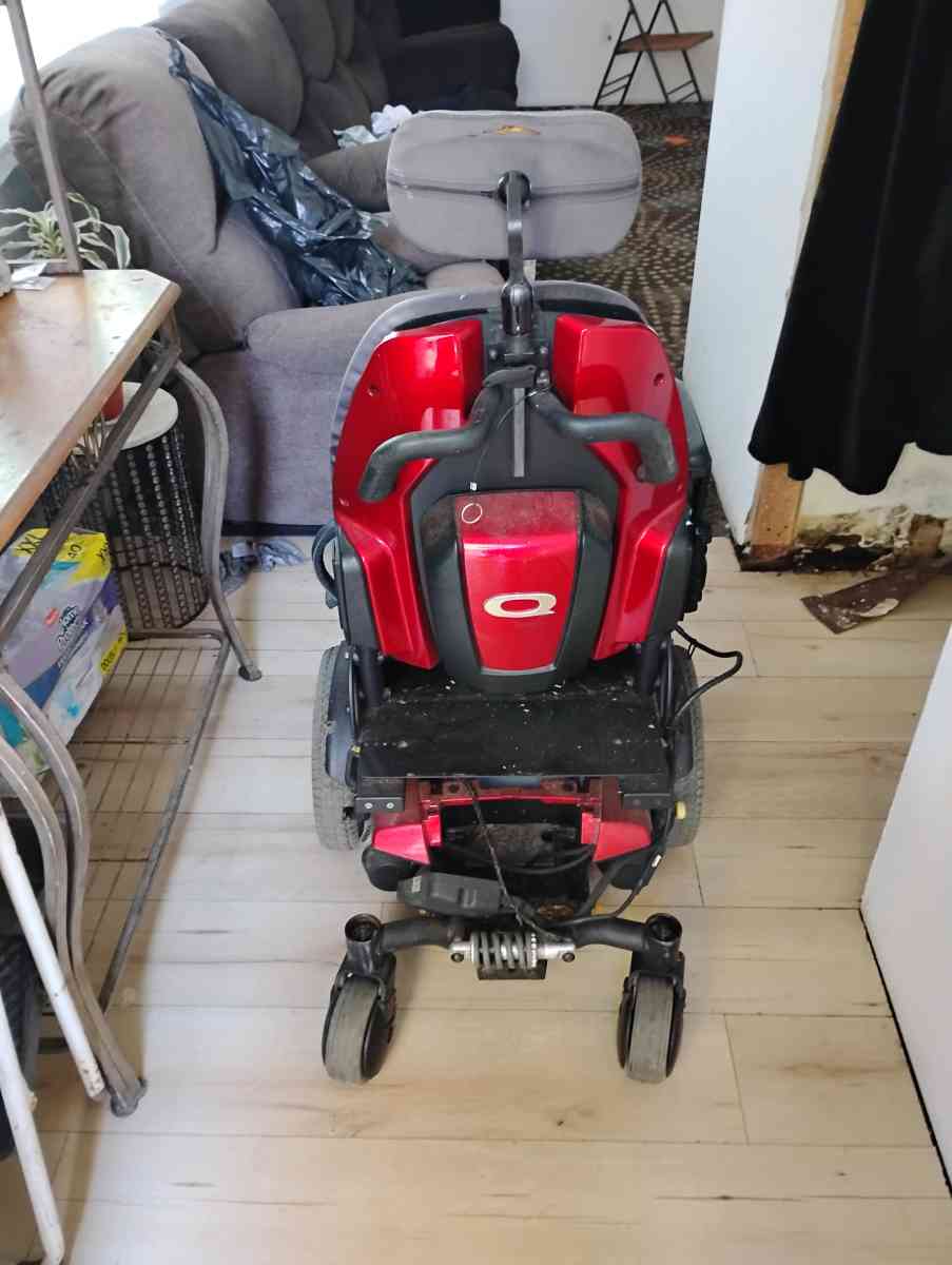 QUANTUM Q6 EDGE MOBILITY SCOOTER - Fairfield, California - FleaMarketBay