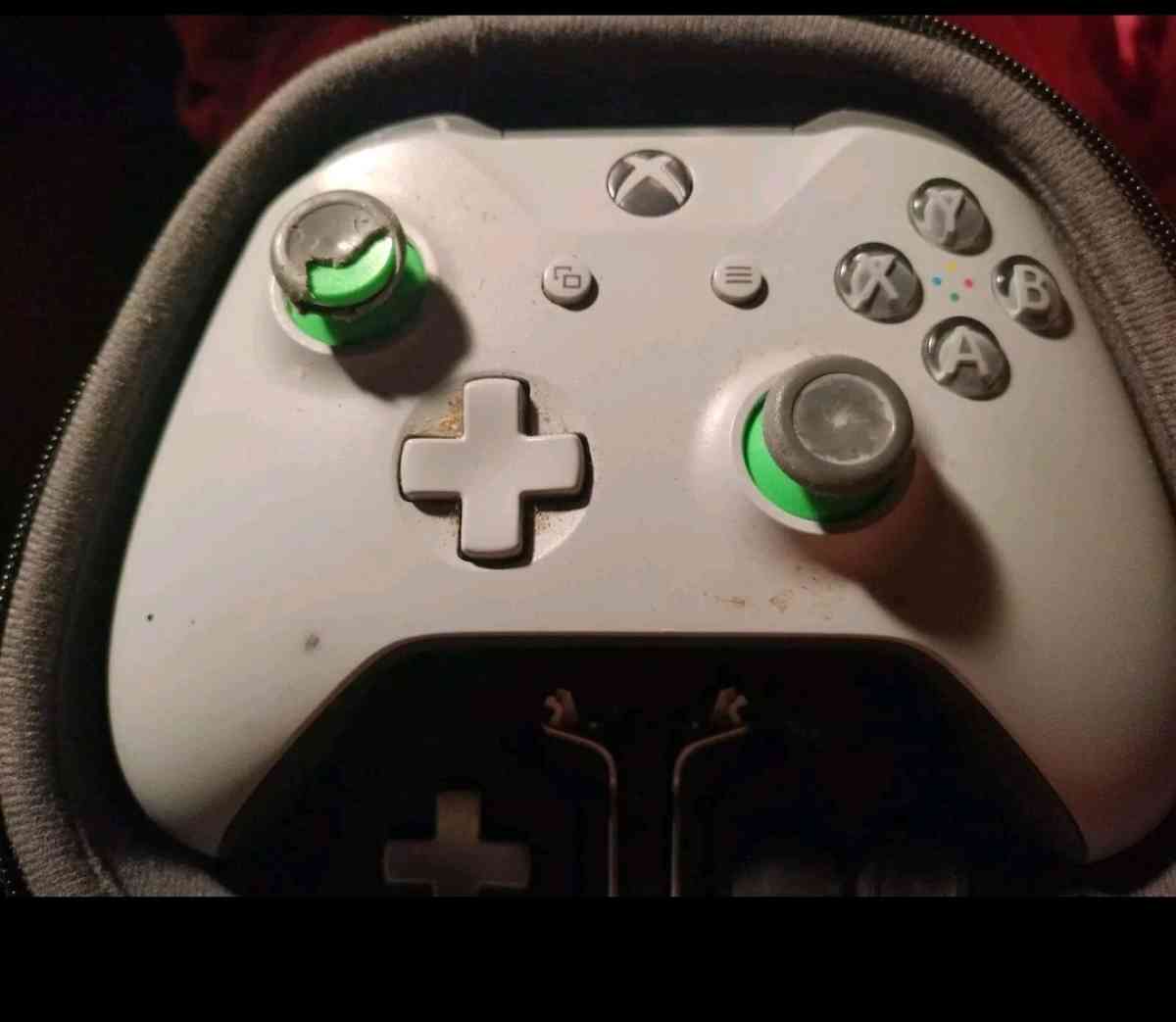 Microsoft Xbox OneSeries X Wireless ContParts Pieces Plus - Farmingdale, New York - FleaMarketBay