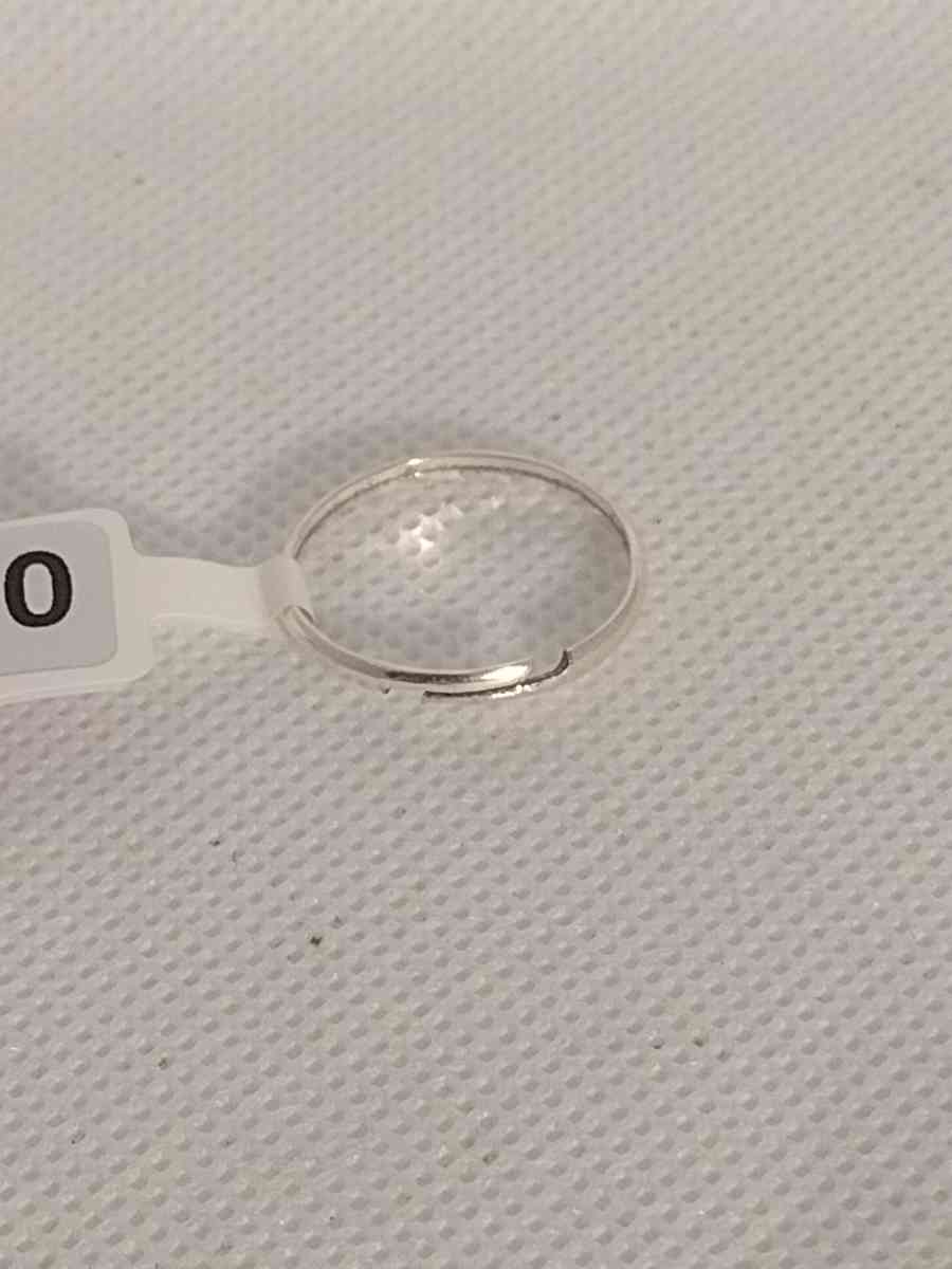 Simple Split Silver Ring - Roanoke, Virginia - FleaMarketBay