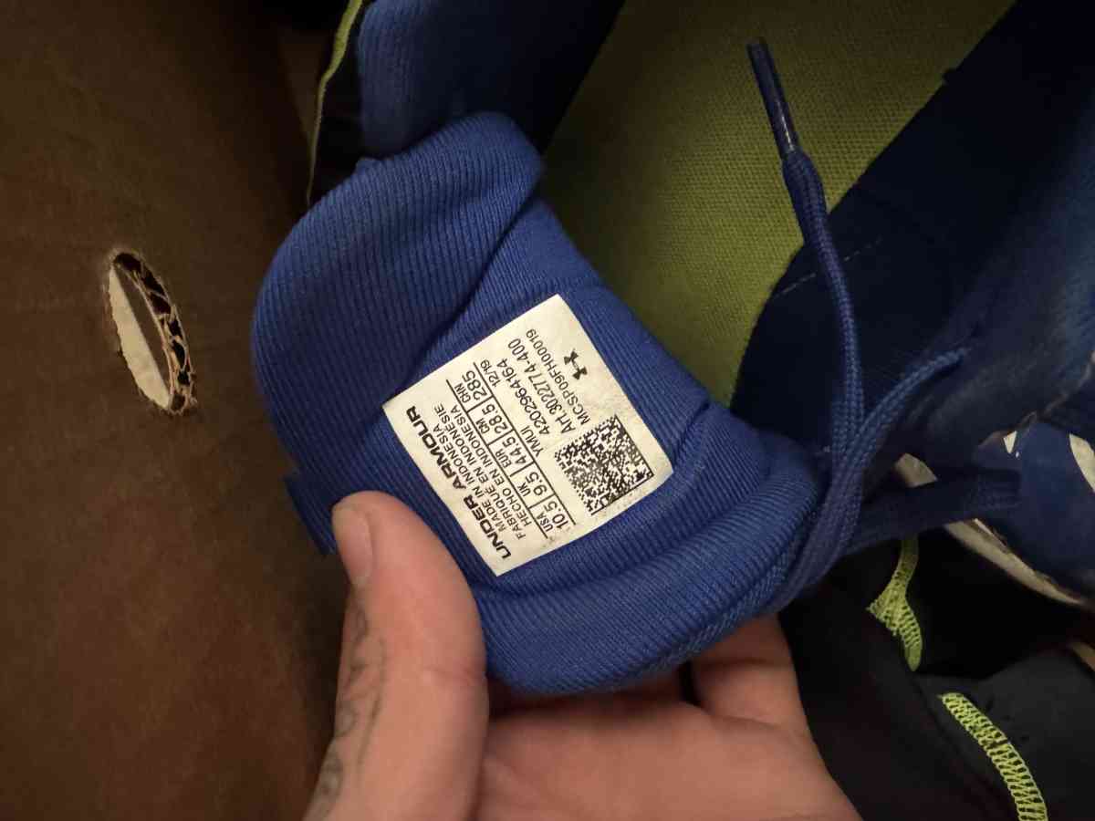 Cleats - Aguila, Arizona - FleaMarketBay