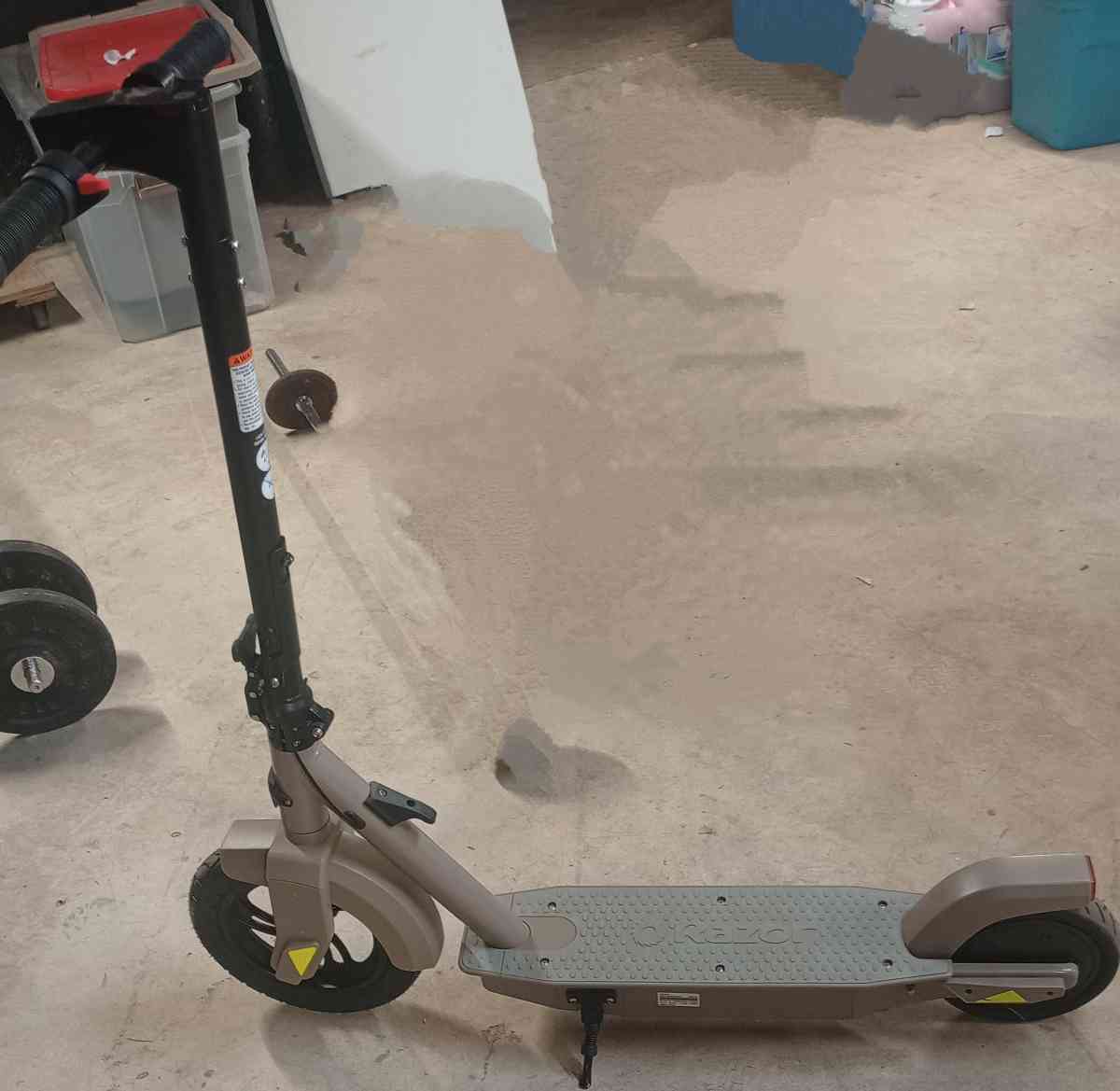 razor electric scooter - Ashby, Massachusetts - FleaMarketBay