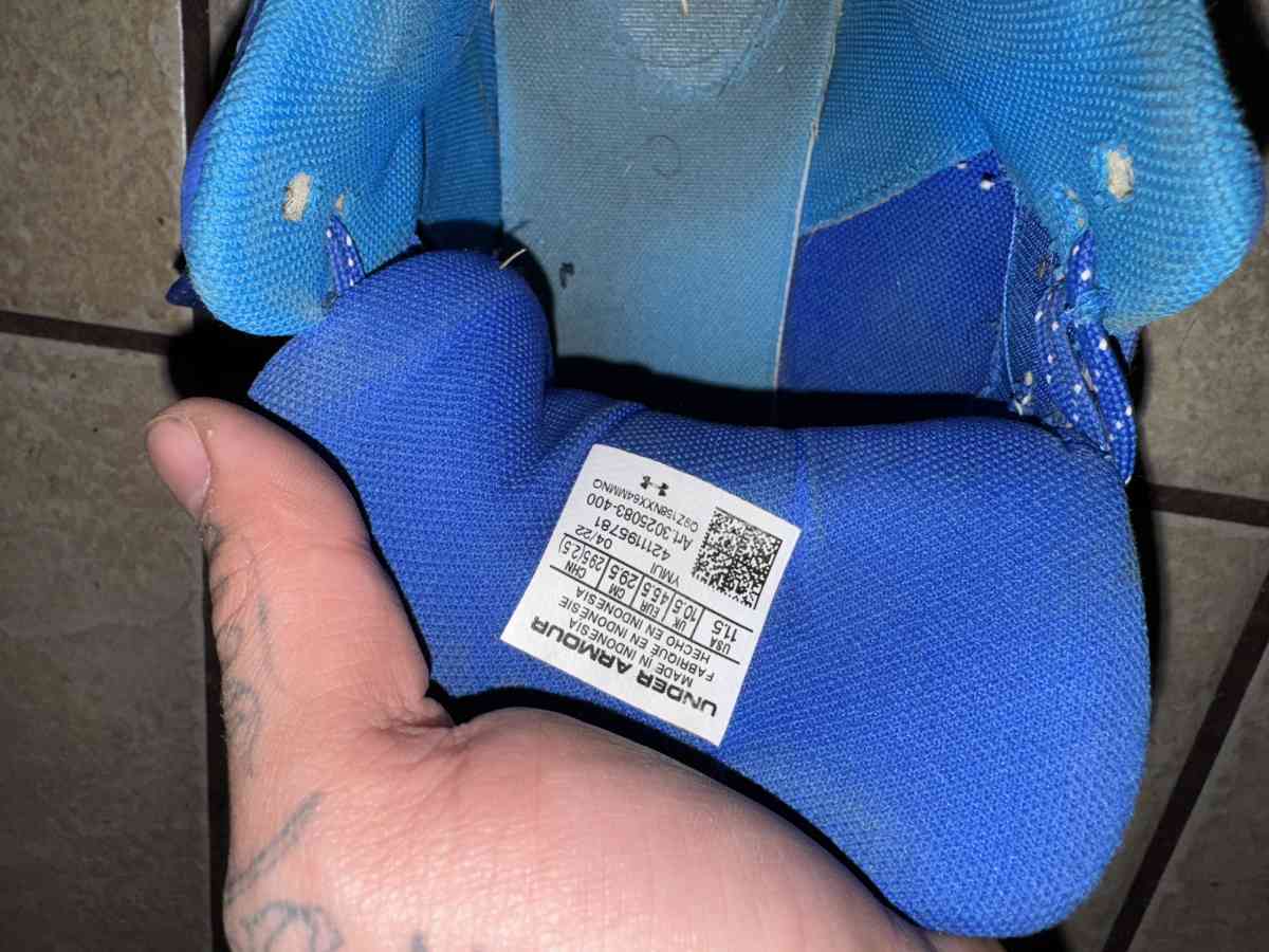 Cleats - Aguila, Arizona - FleaMarketBay