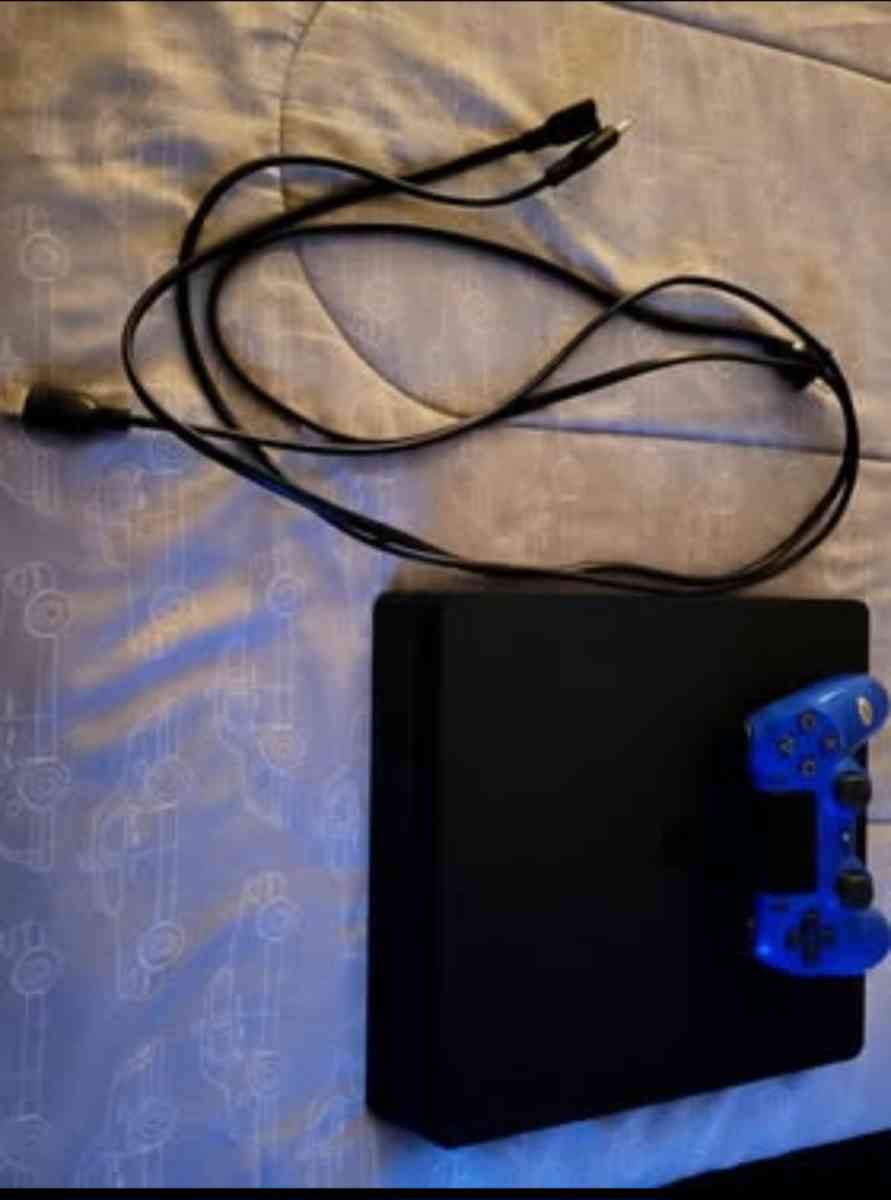ps4 slim - Adams, New York